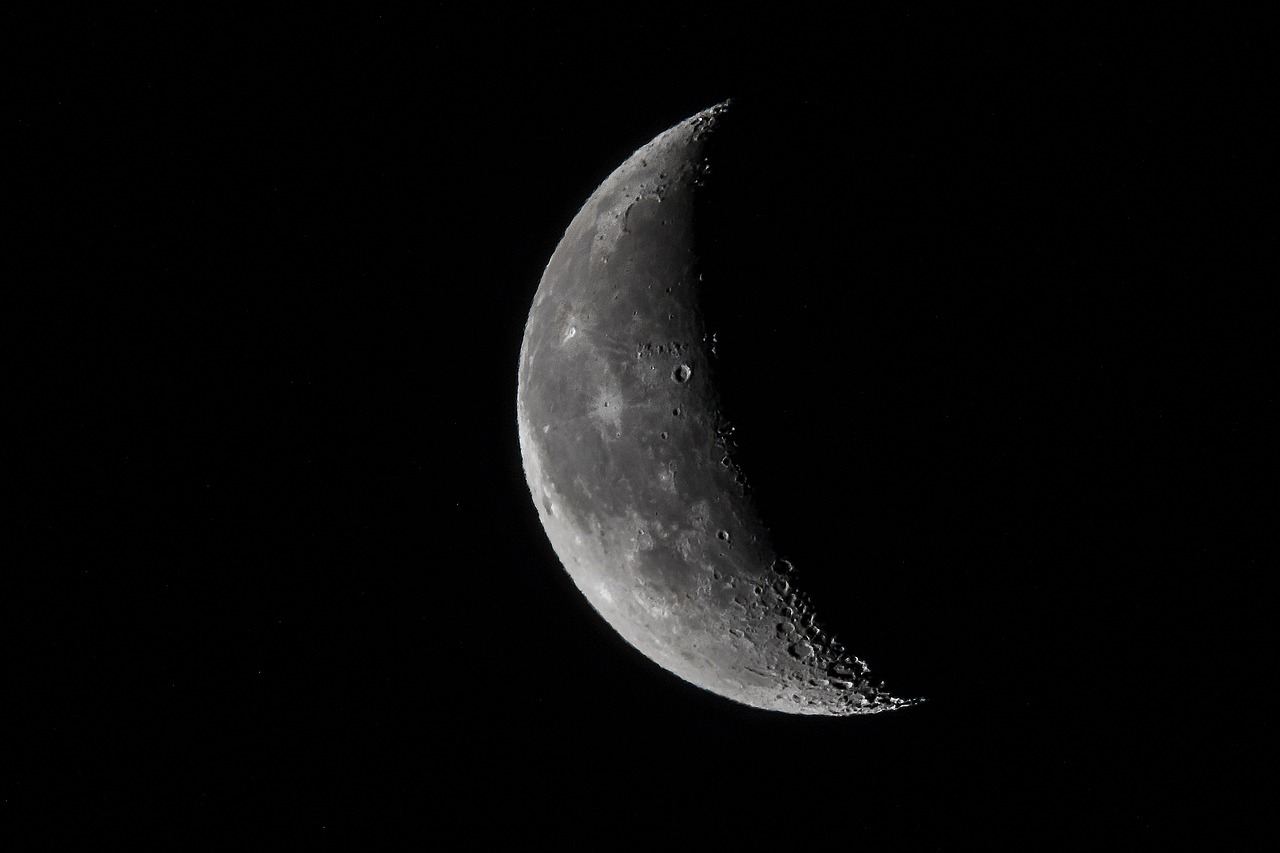 moon  tele  night free photo