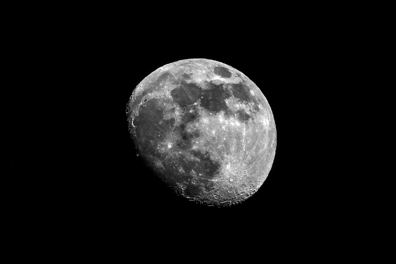 moon  increasingly  night free photo