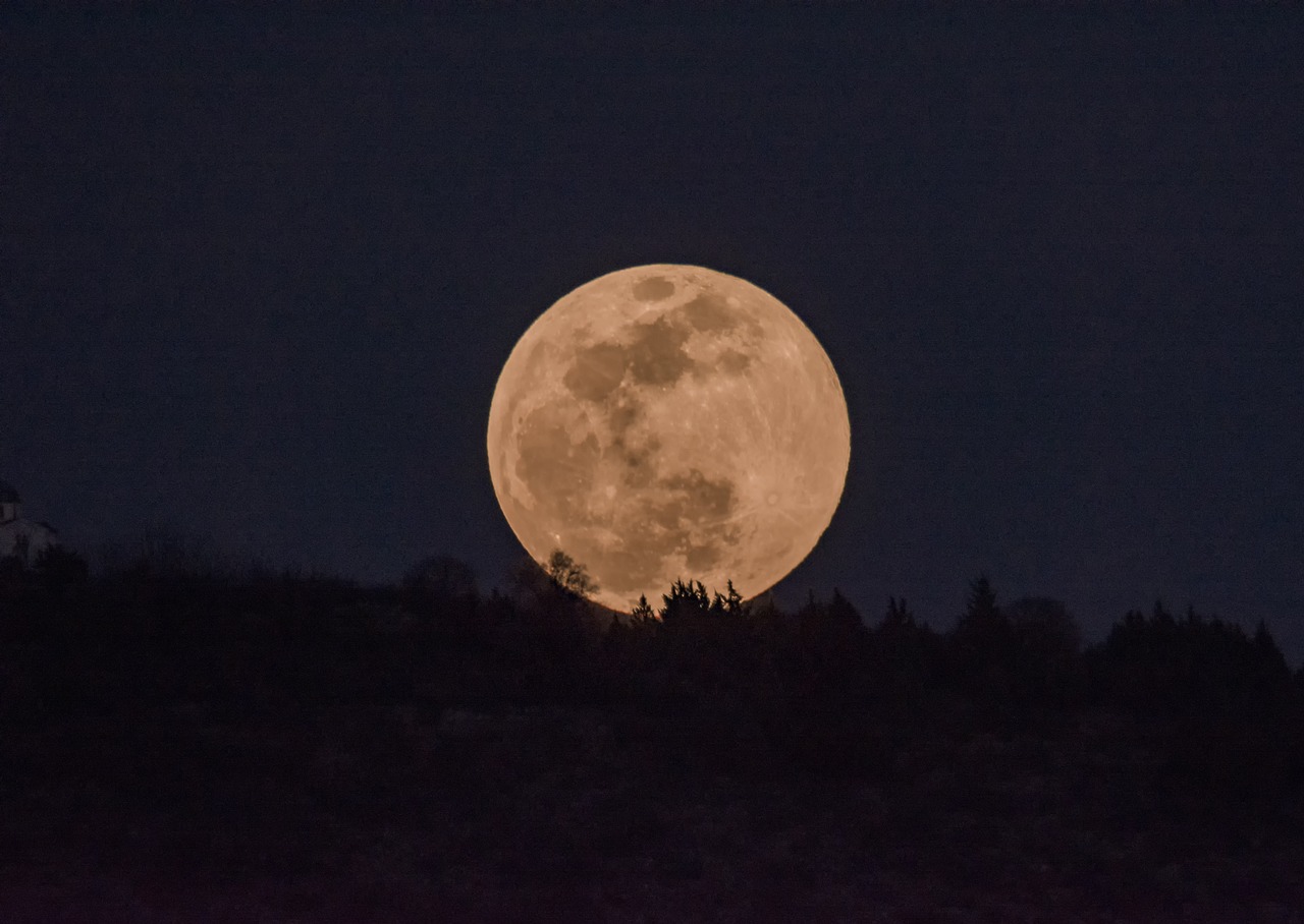 moon  dark  kastoria free photo