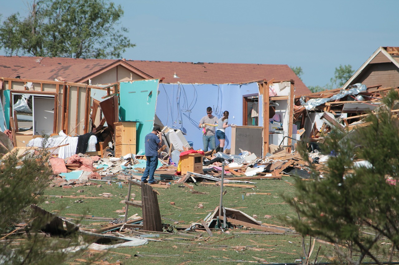 moore oklahoma tornado free photo