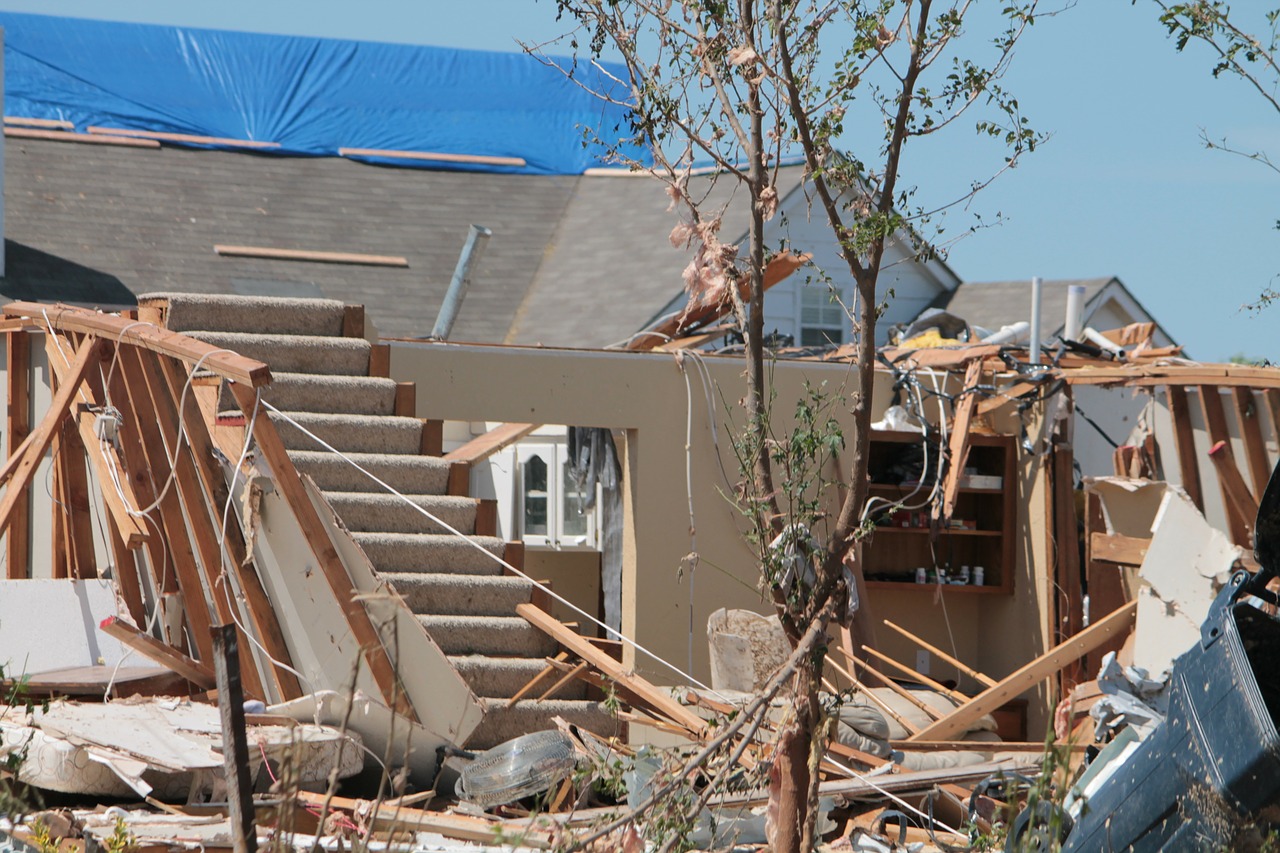 moore oklahoma tornado free photo