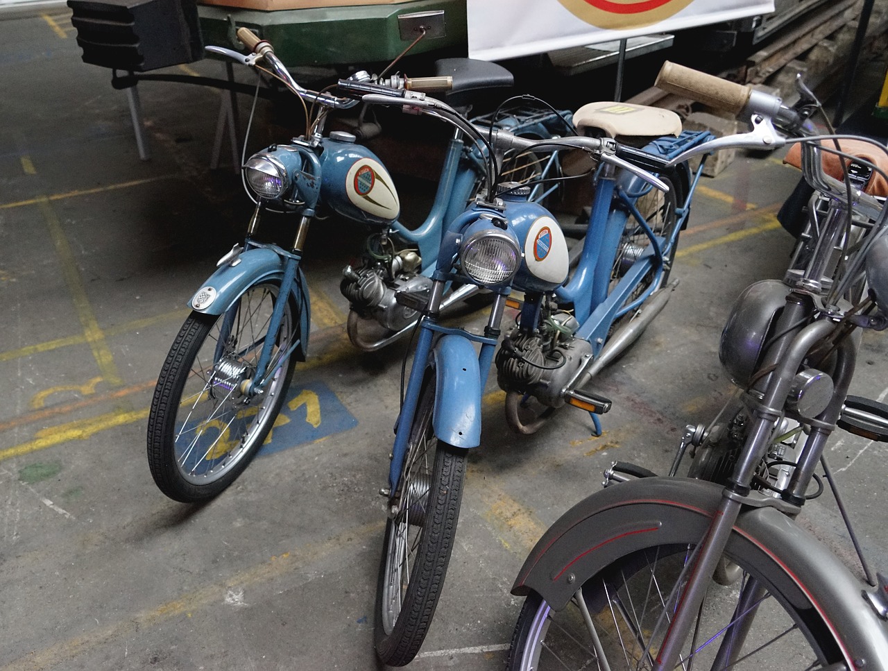 moped old blue free photo