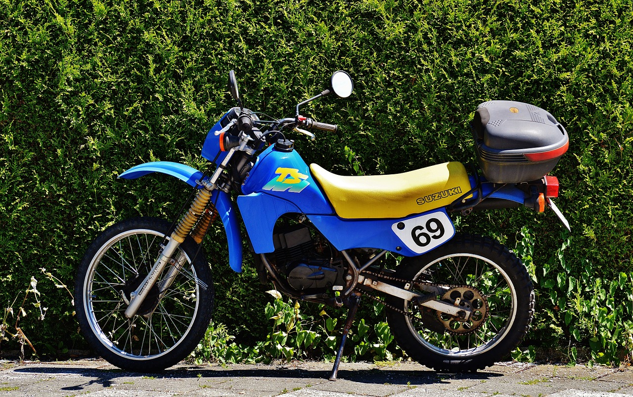 moped enduro suzuki free photo