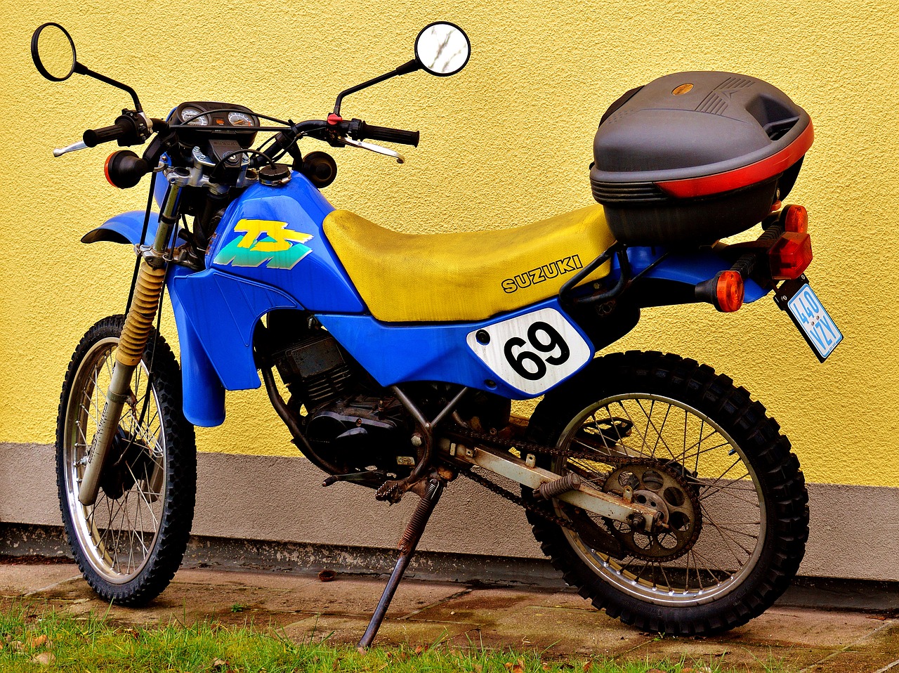 moped enduro suzuki free photo