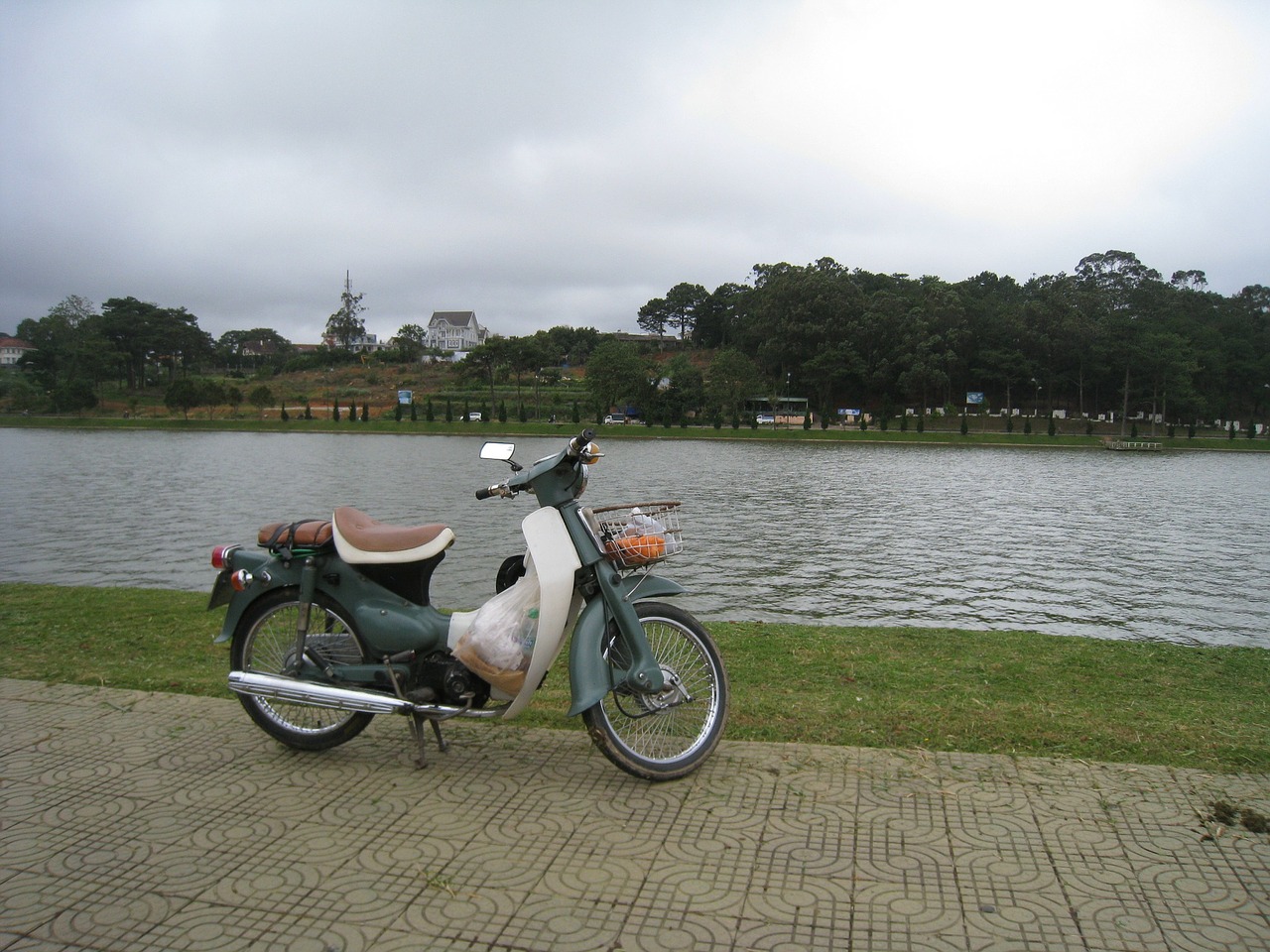 moped moto motorcycle free photo