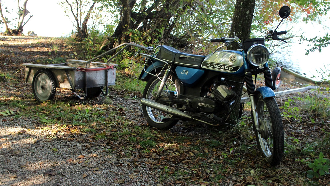 moped trailers team free photo