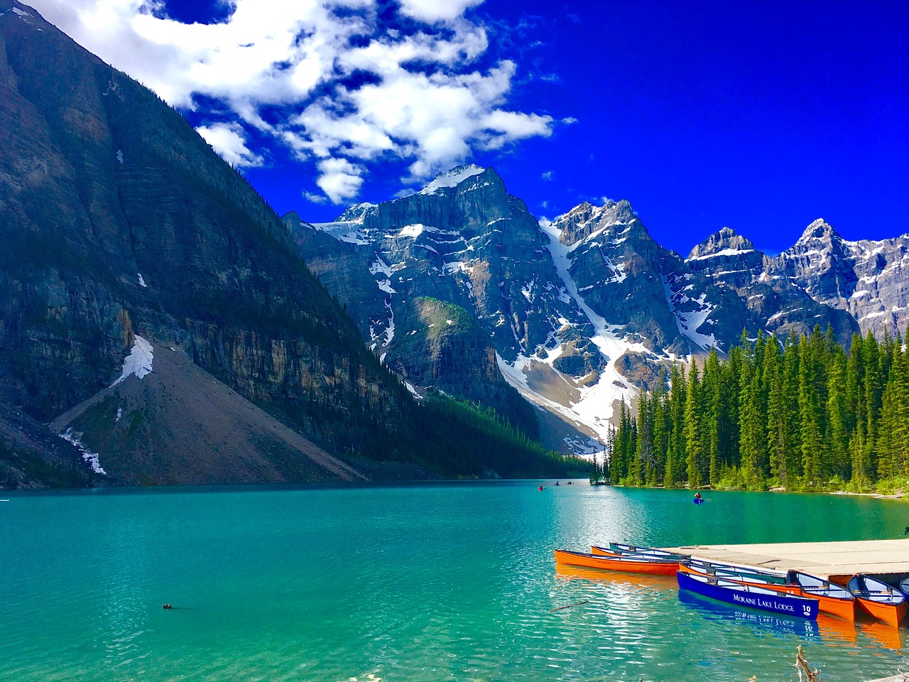 moraine  lake  banff free photo