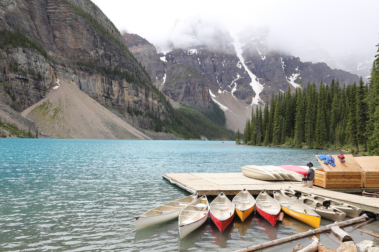 moraine lake banff canada free photo