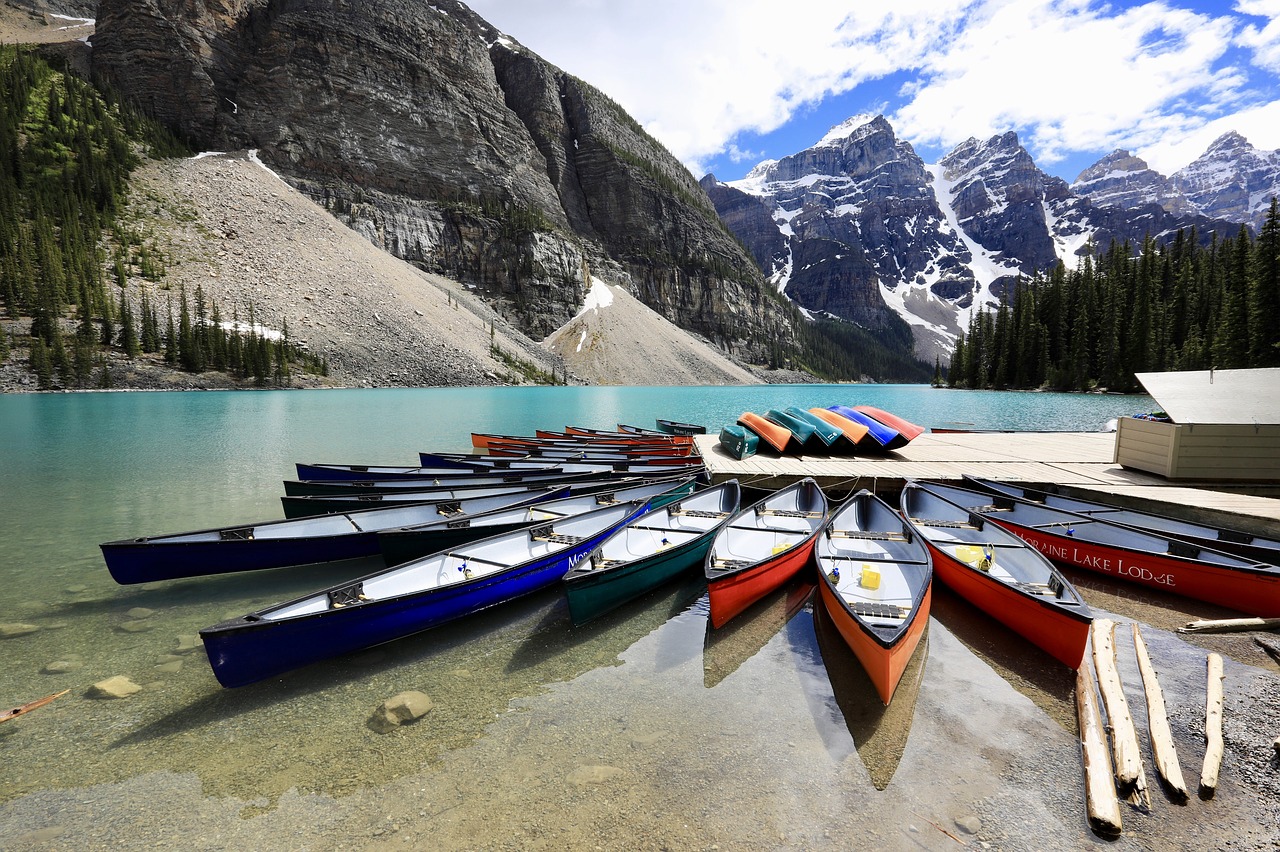 moraine lake  banff  national park free photo