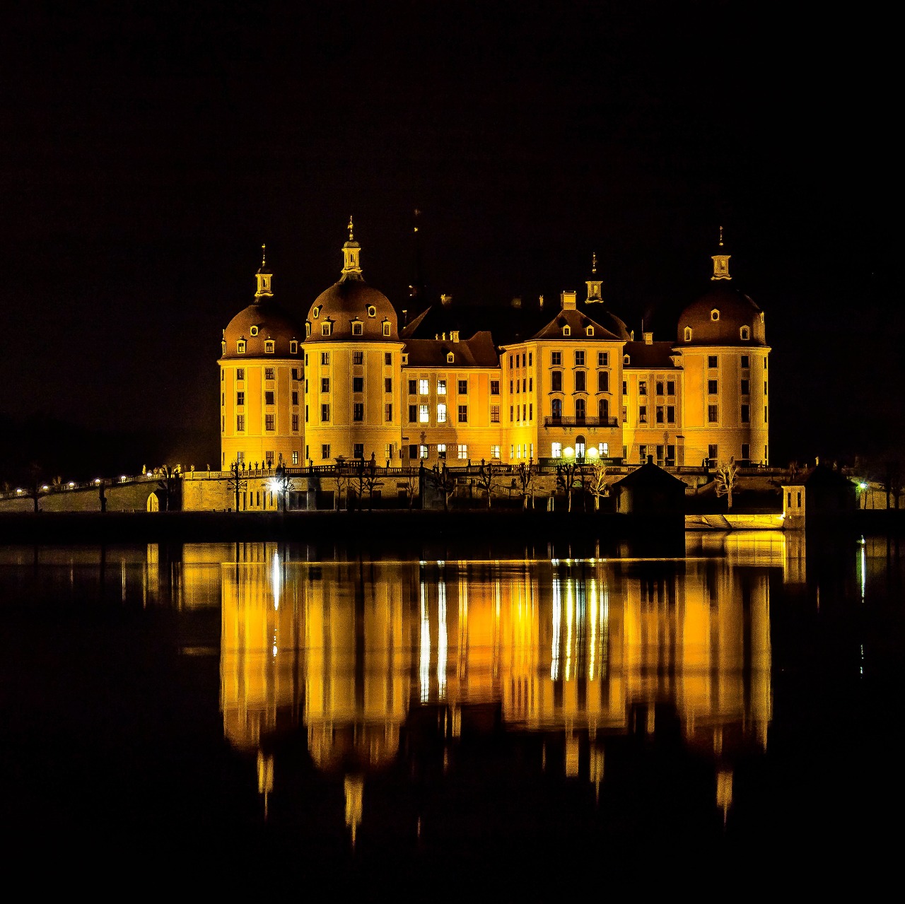 moritz castle  castle  saxony free photo