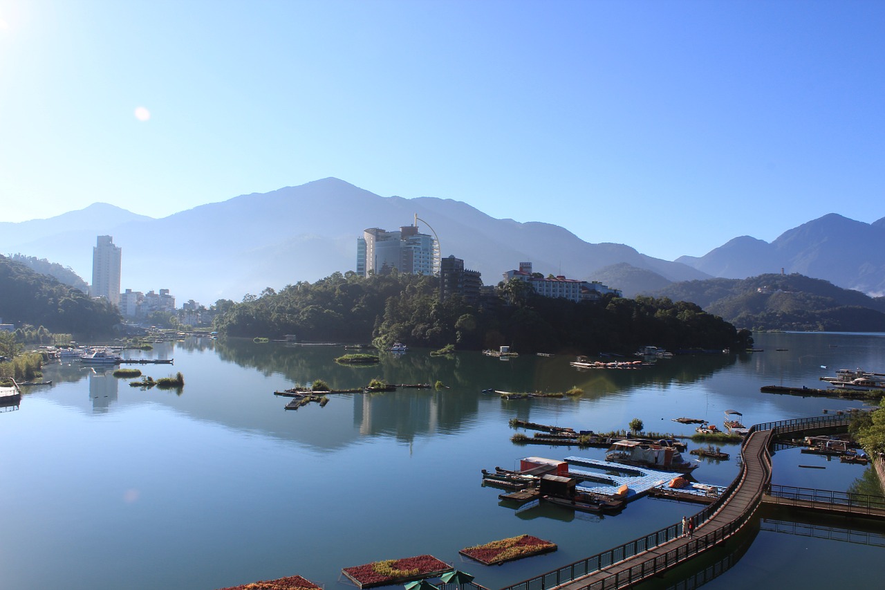 morning ri yue tan lake free photo