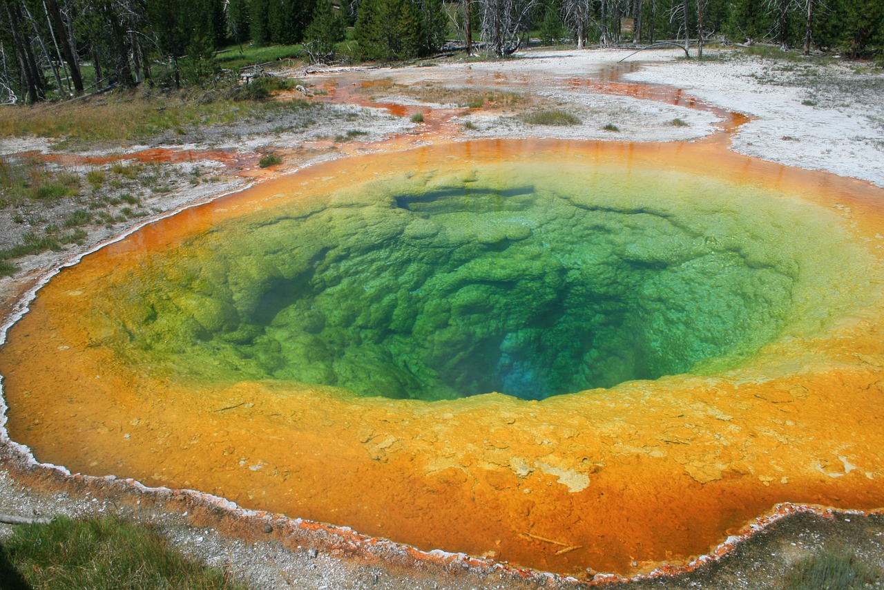 morning glory hole yellowstone national park hotspring free photo