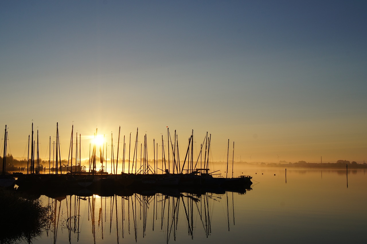 morning sun fog sailing boats free photo