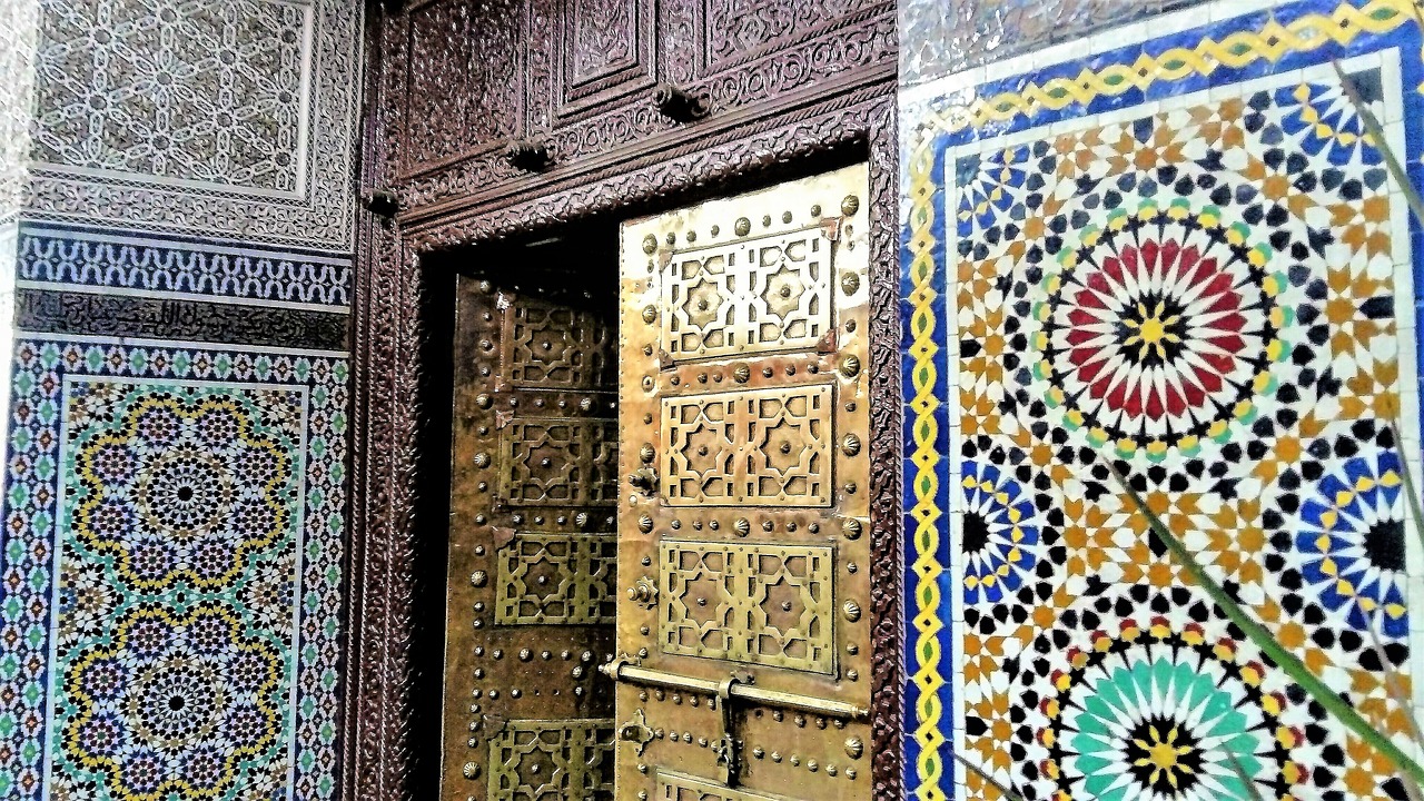 morocco figured it out the door free photo