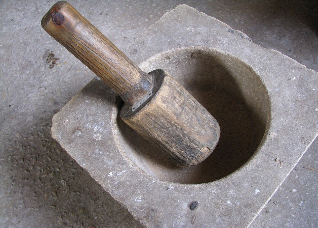 mortar pestle wooden free photo