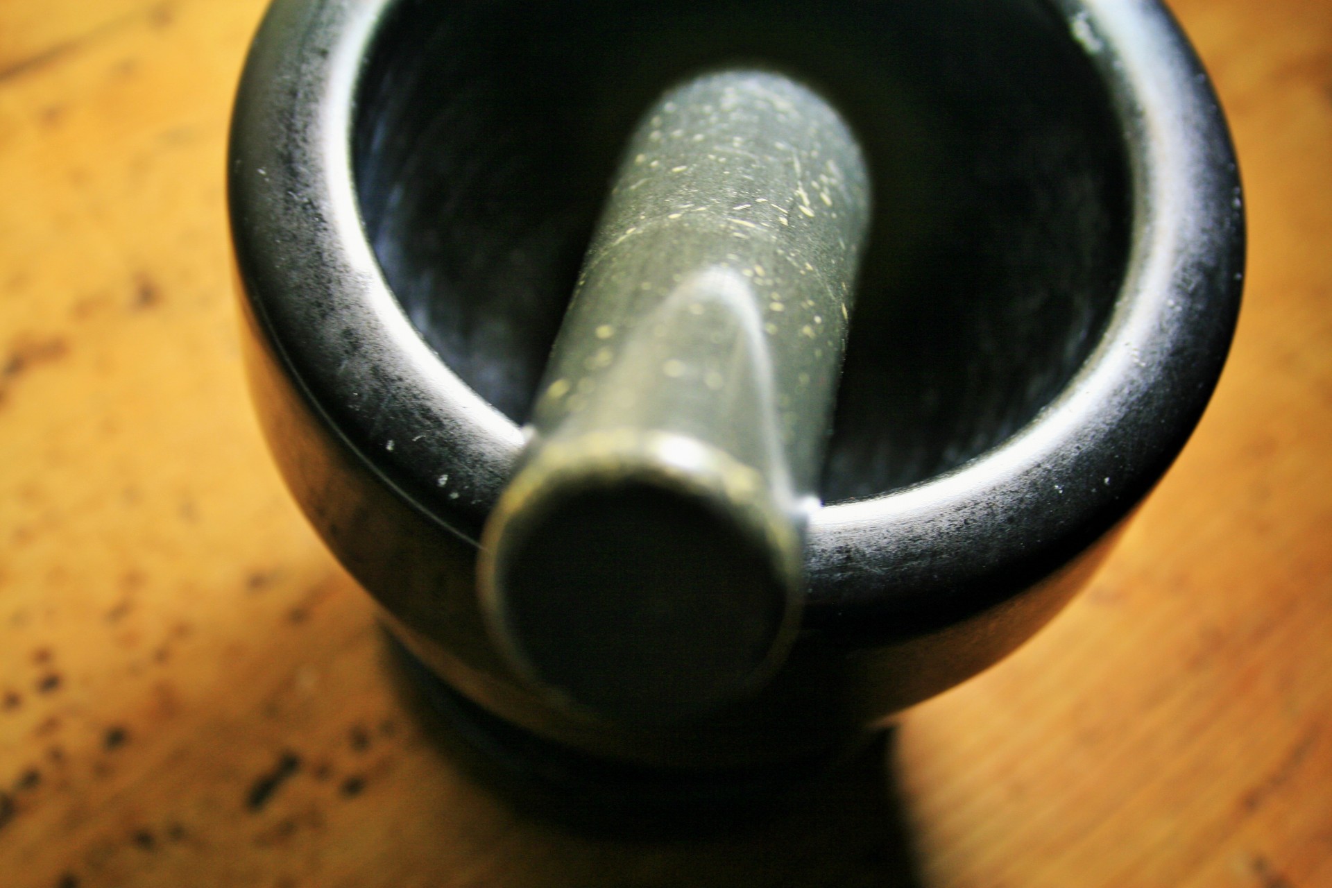 mortar pestle black free photo