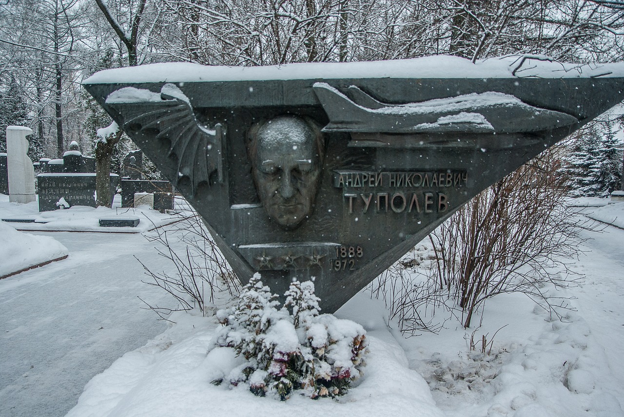 moscow cemetery graves free photo