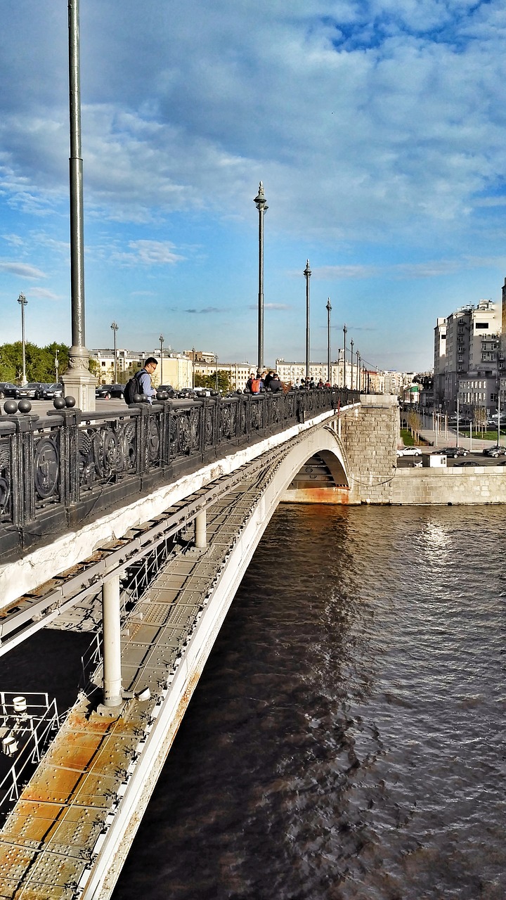 moscow big stone bridge the center of moscow free photo