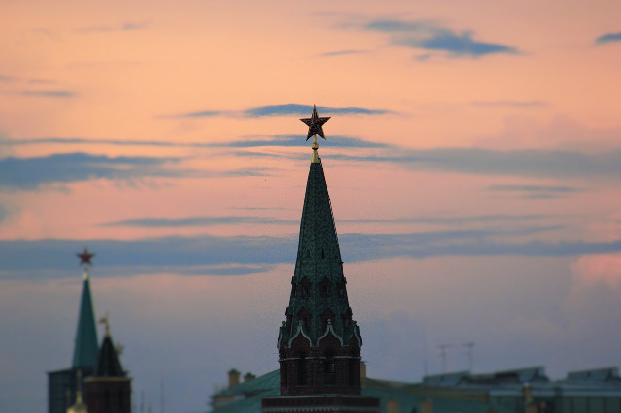 moscow sunset the kremlin free photo