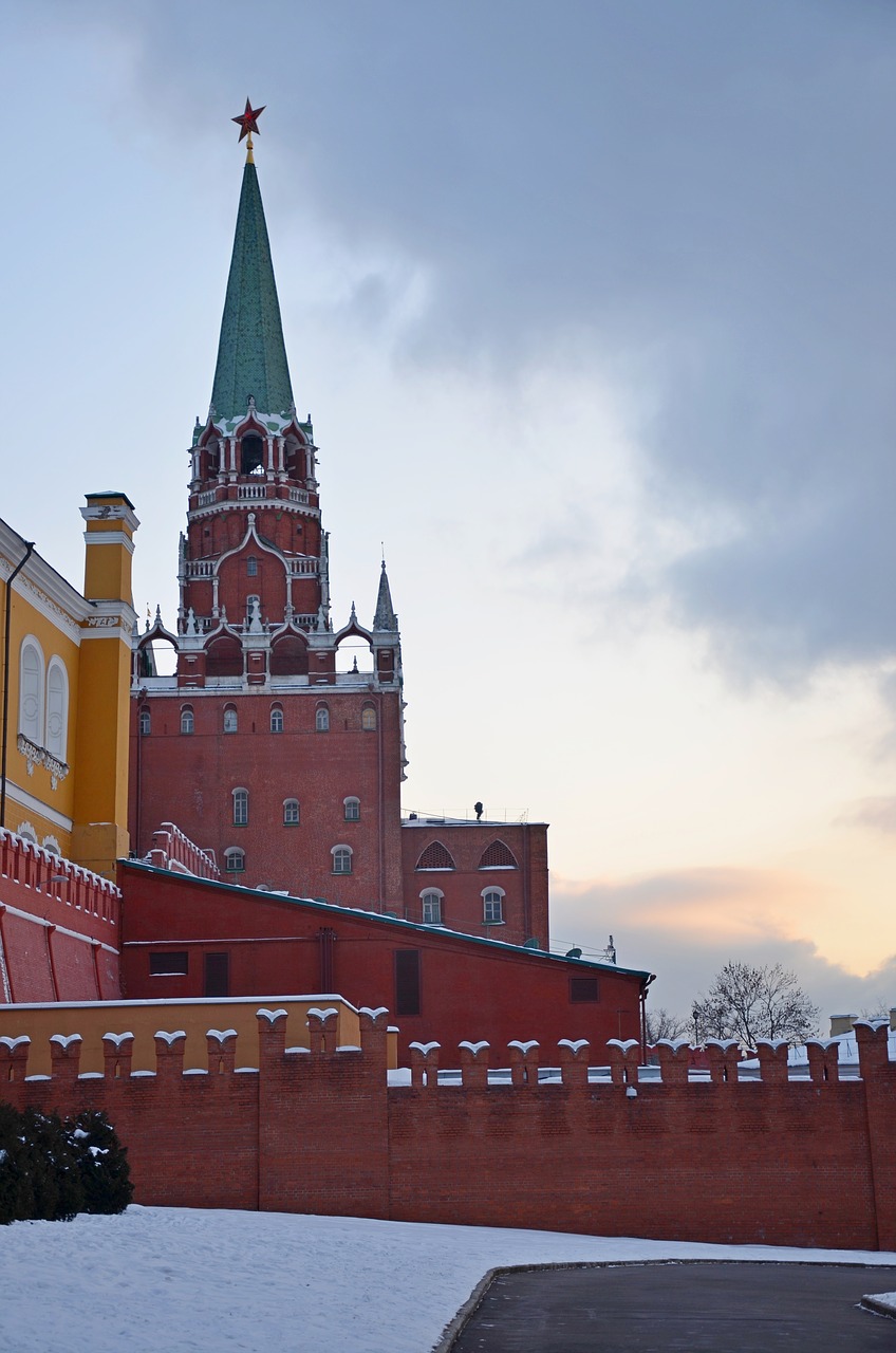 moscow russia the kremlin free photo