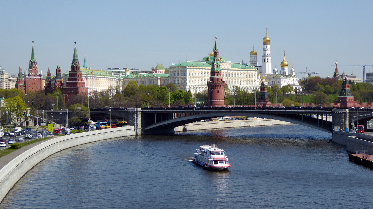 moscow kremlin river cruise free photo