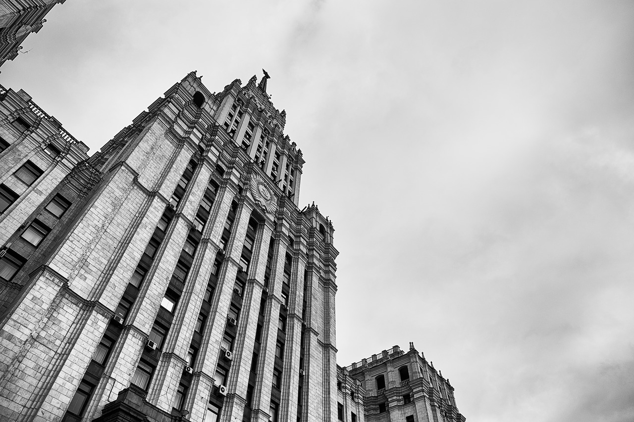 moscow red gate black and white free photo