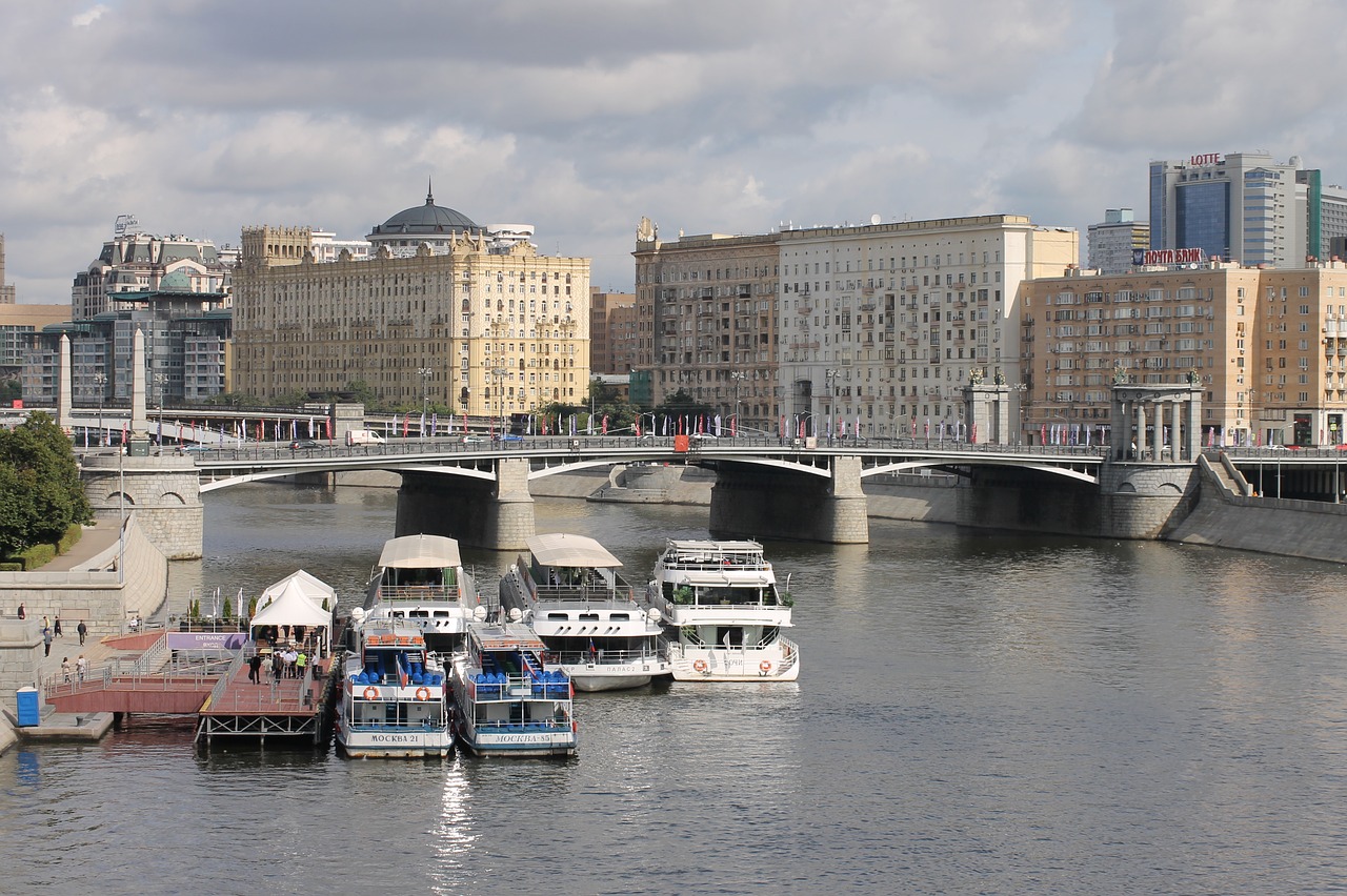 moscow  autumn  water free photo