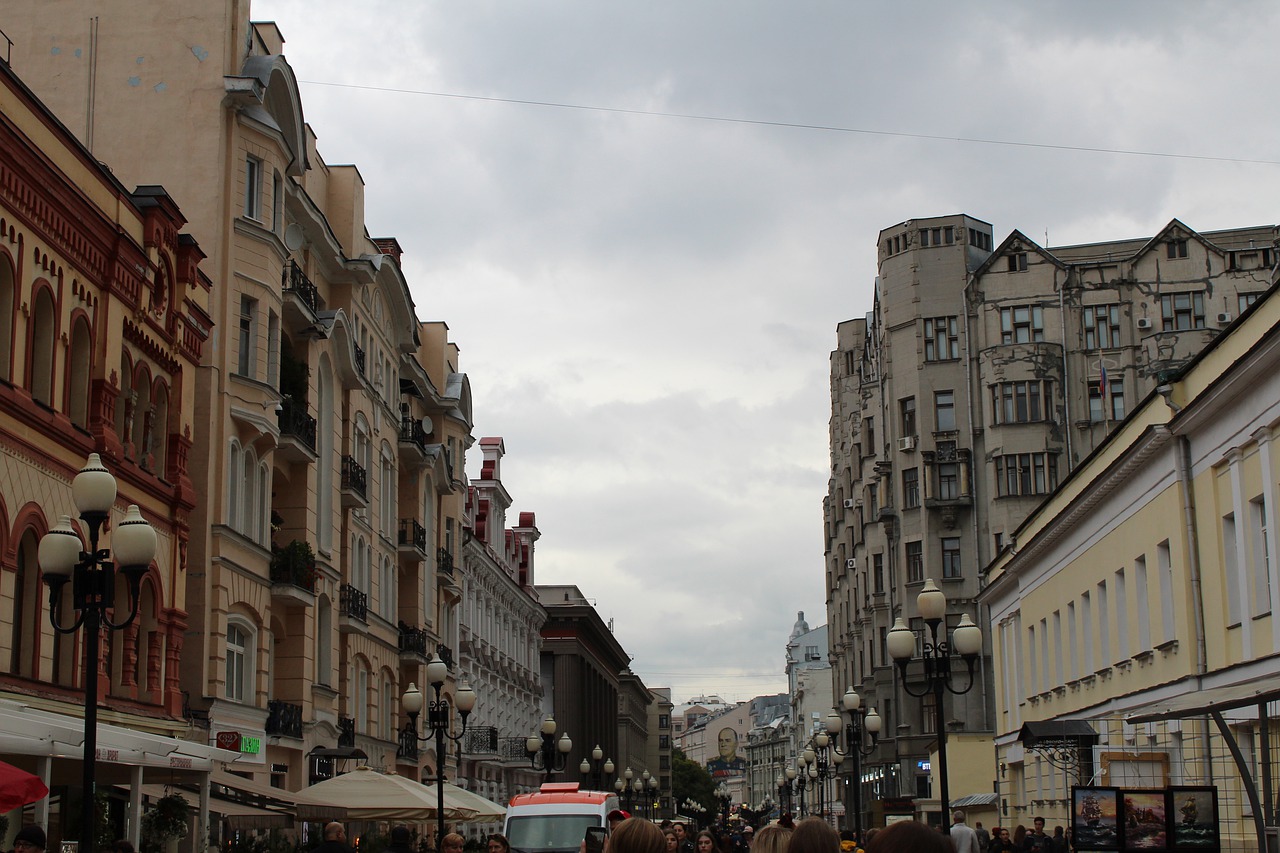 moscow  street  russia free photo