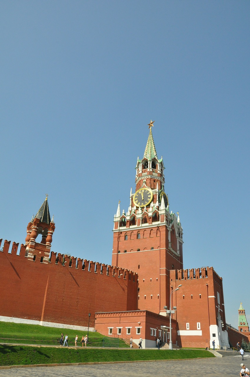 moscow kremlin clock free photo