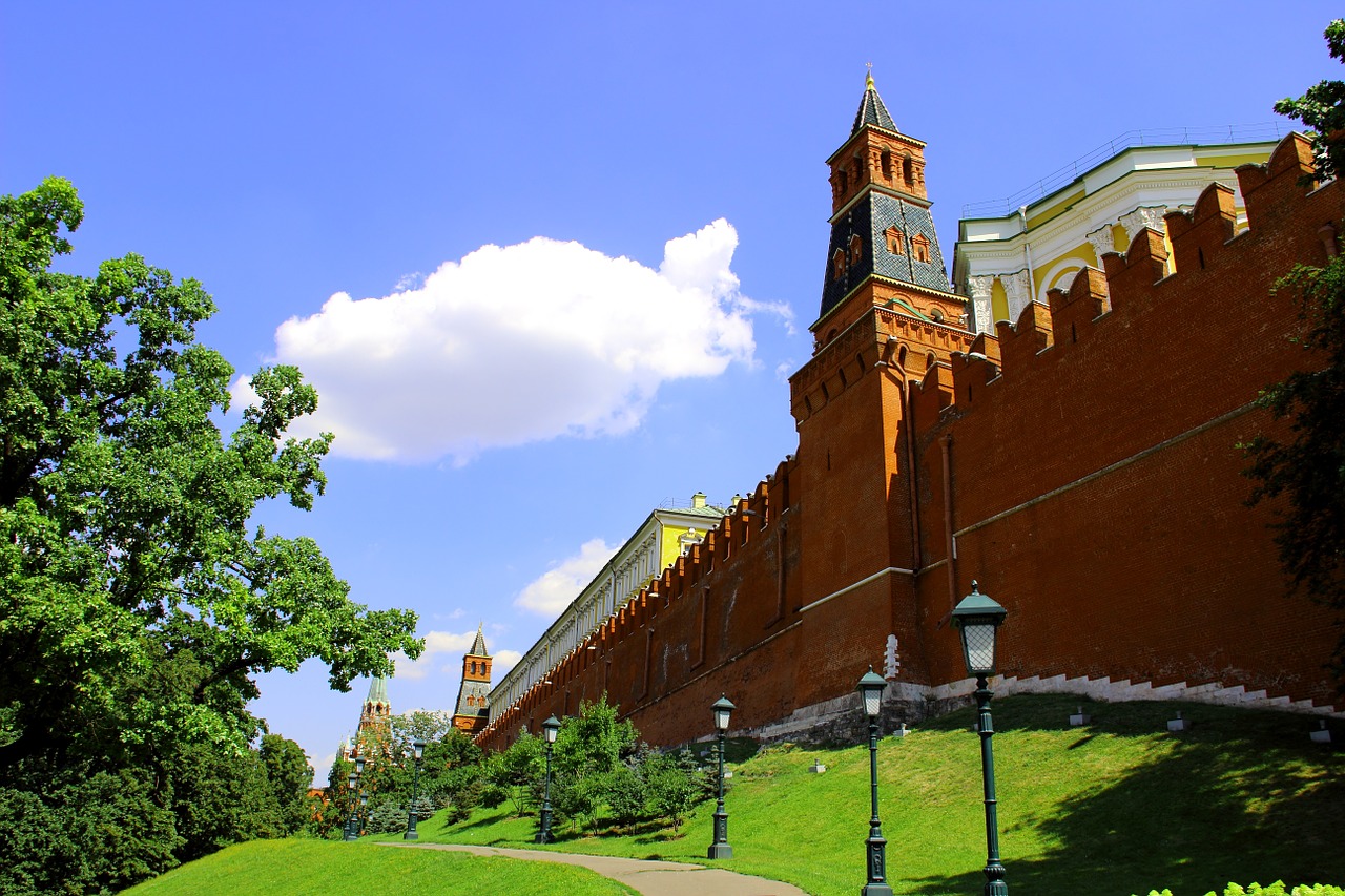 moscow russia the kremlin free photo