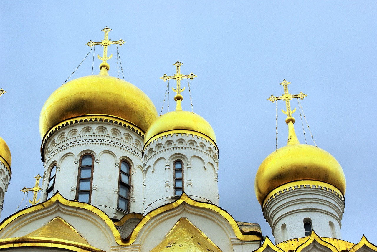 moscow golden domes church free photo