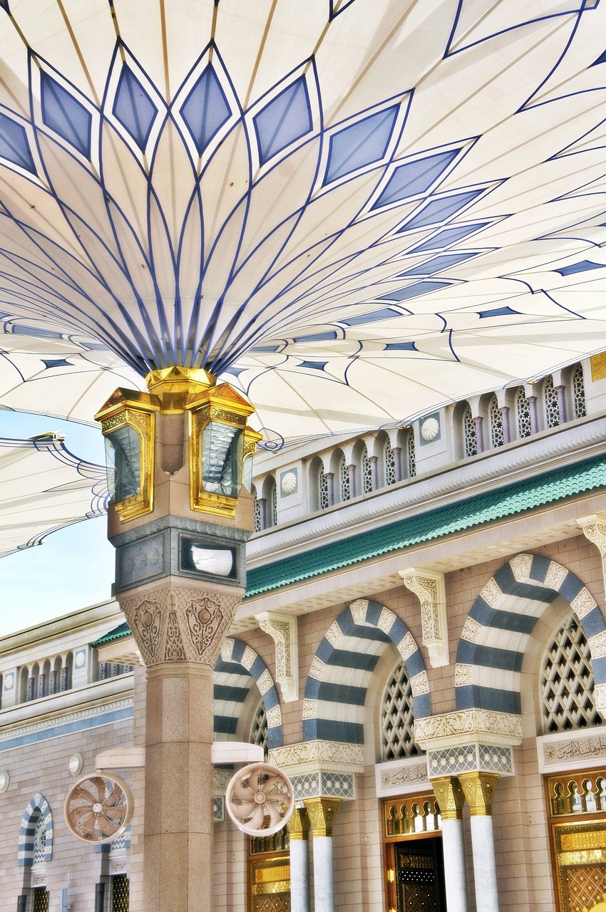 mosque nabawi madina free photo