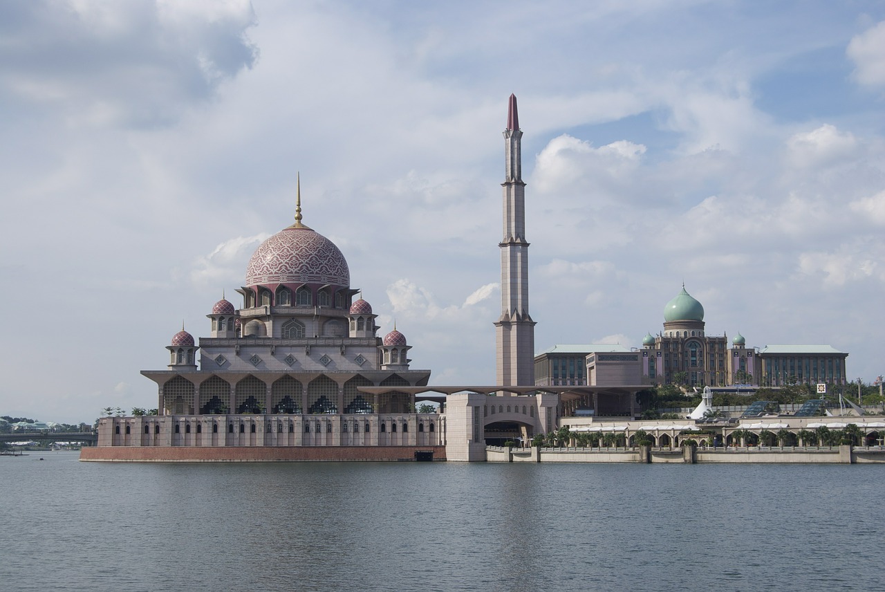 mosque putra jaya free photo