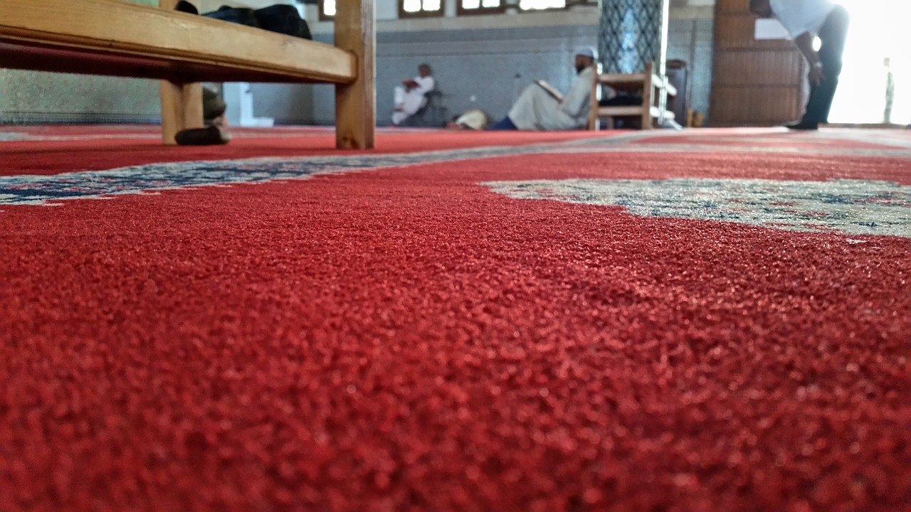 mosque carpet red free photo