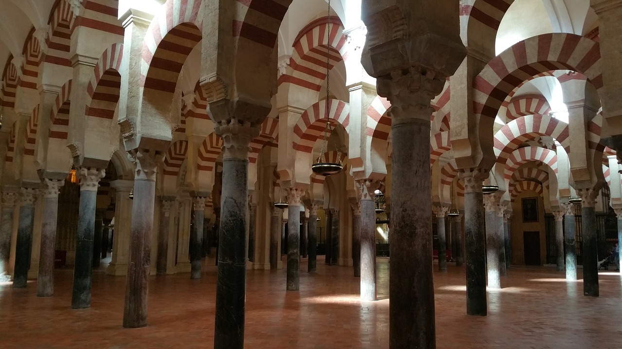 mosque–cathedral of córdoba mezquita-catedral de córdoba great mosque of córdoba free photo