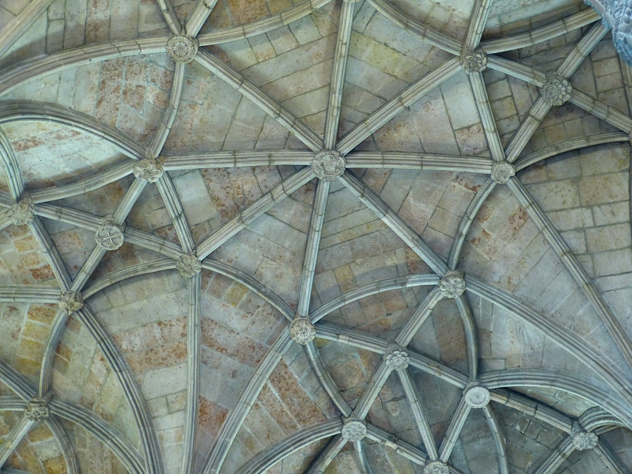 mosteiro dos jerónimos jeronimo monastery vault free photo