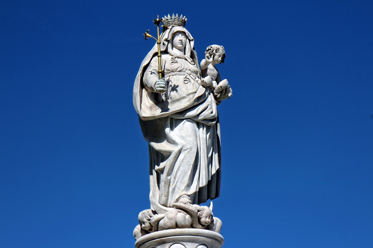 mother maria statue free photo