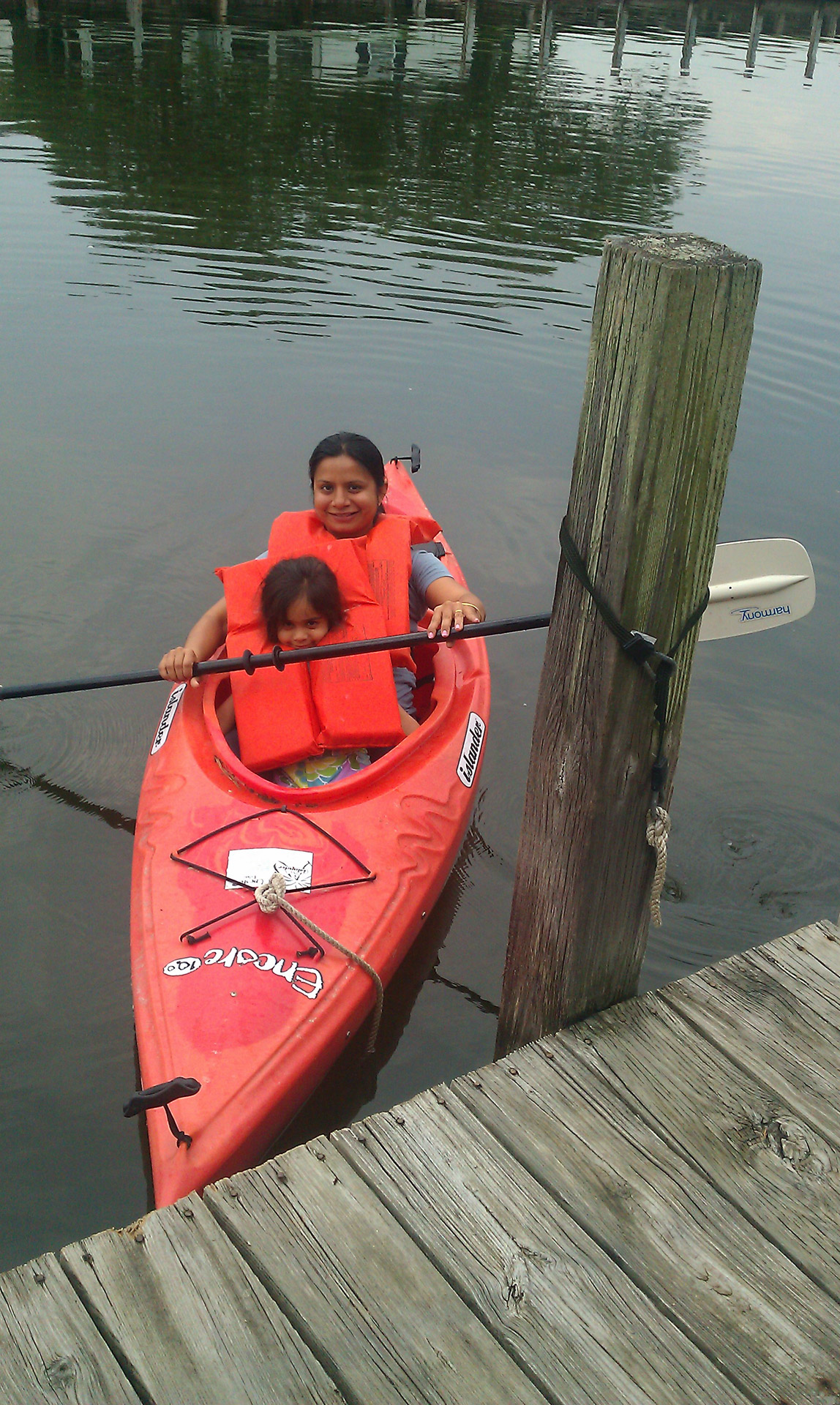 mother daughter kayaking free photo