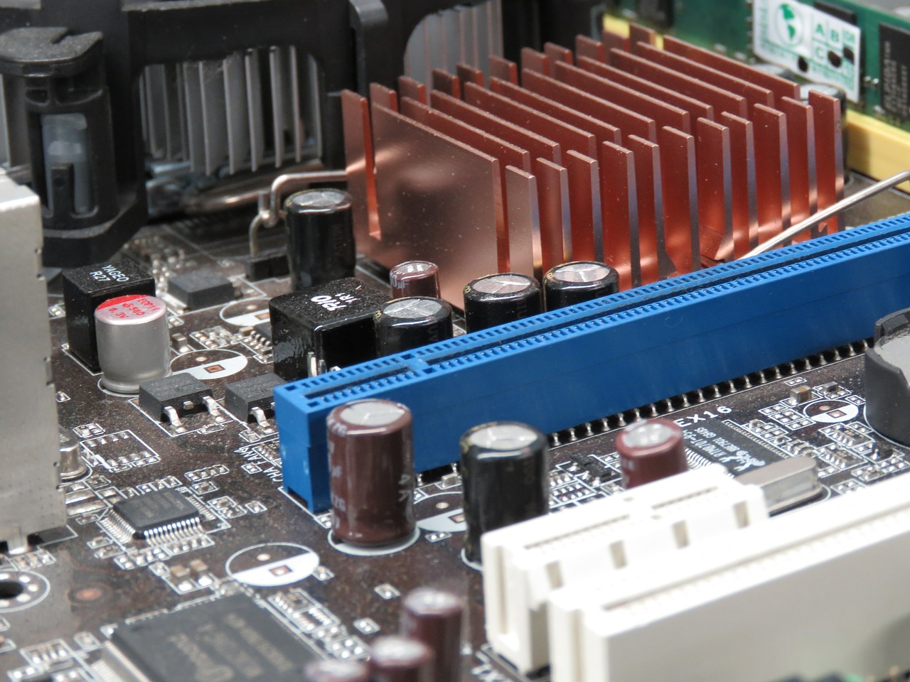 motherboard capacitors dicipador free photo