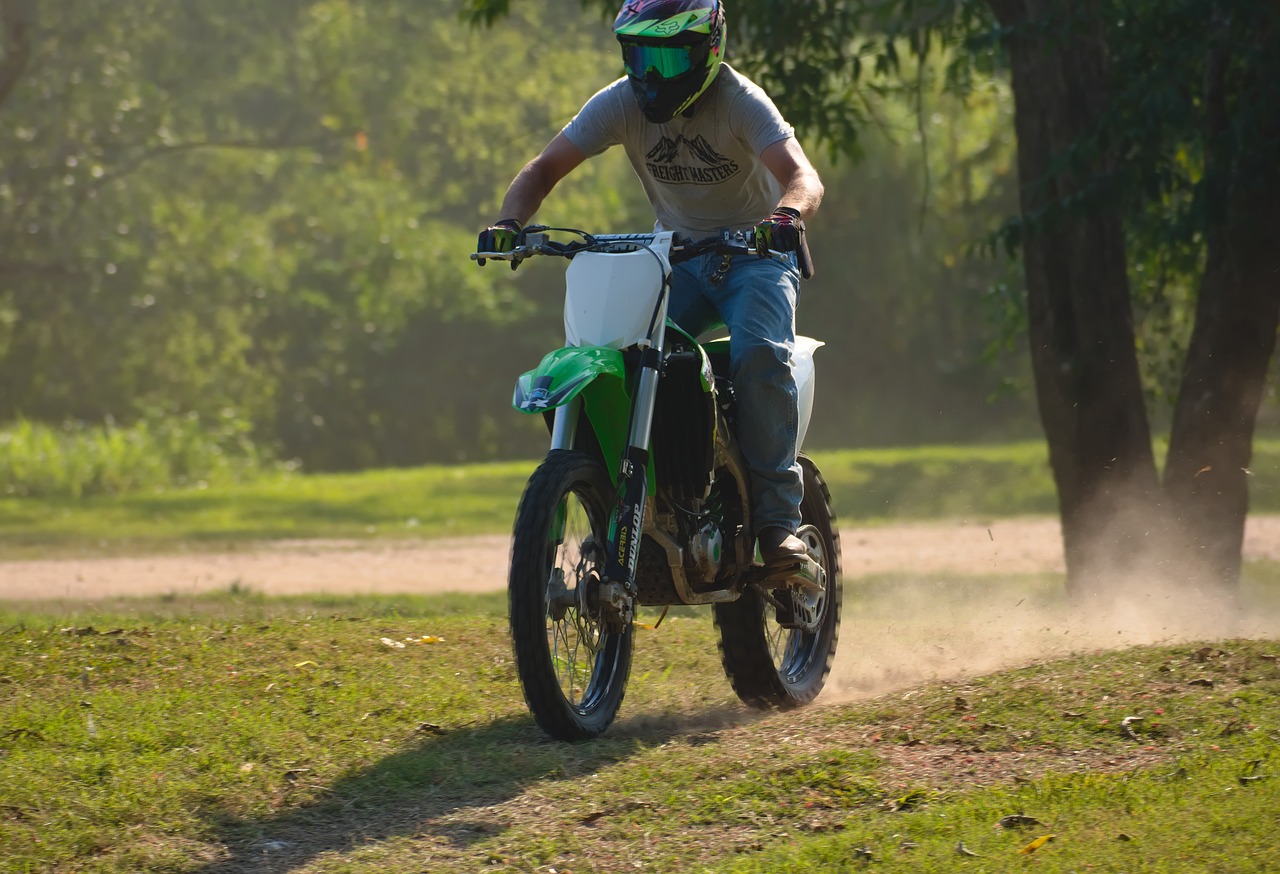 motocross  dirtbike  speed free photo