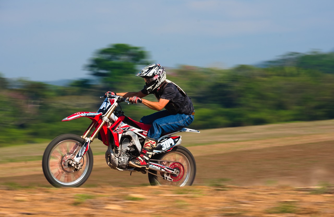 motocross  dirtbike  speed free photo