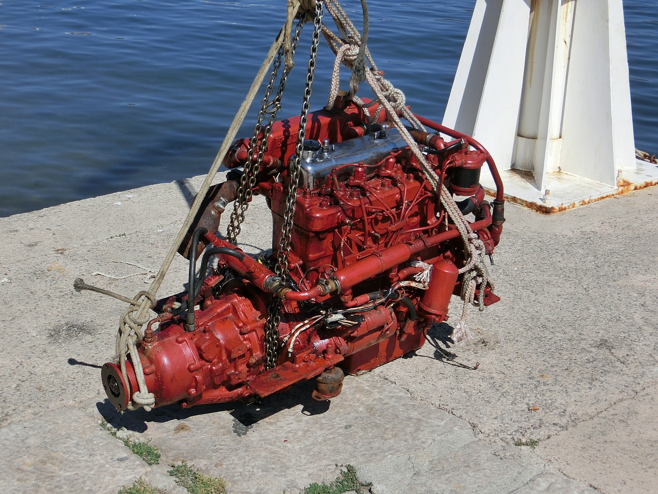 motor marine engine red free photo