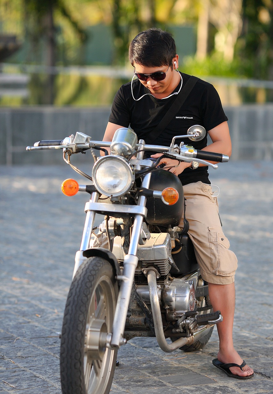 motorbike vehicle motorcycle free photo