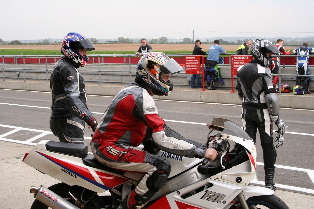 motorbike race waiting free photo