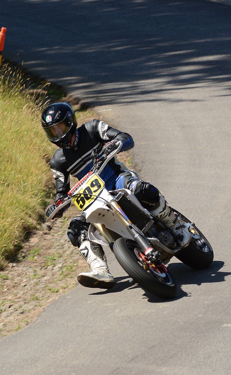 motorbike  hillclimb  speed free photo