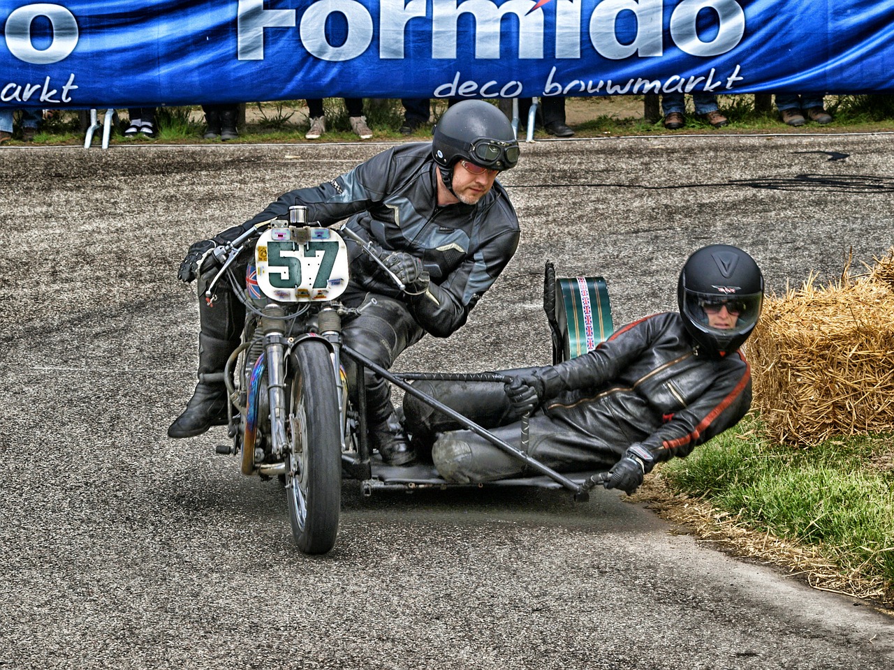 motorcycle two-man race free photo