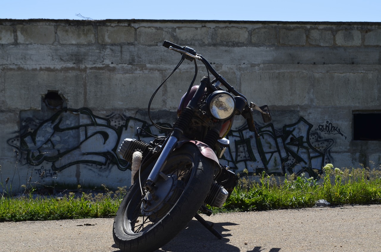 motorcycle wall graffiti free photo