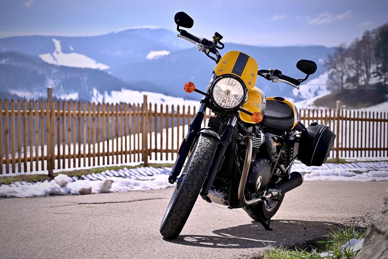 motorcycle  bike  vehicle free photo