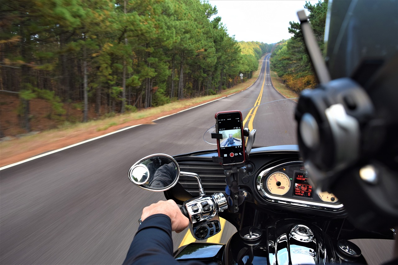 motorcycle  getaway  road trip free photo