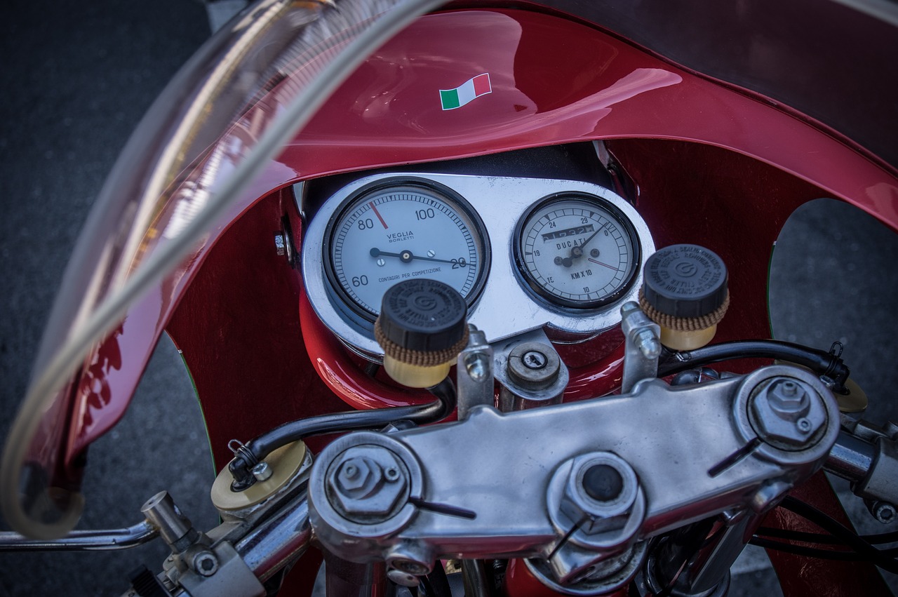 motorcycle  cockpit  ducati free photo